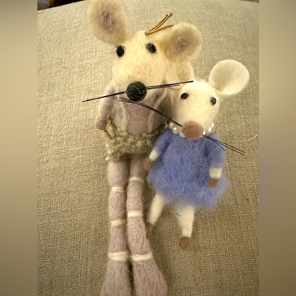 NEEDLE FELTED WOOL MOUSE MICE Whimsical Ornament Plush Whiskers Handmade - Picture 1 of 2